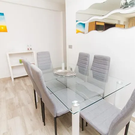 Apartment C70 - Classy 4 Bedrooms Málaga