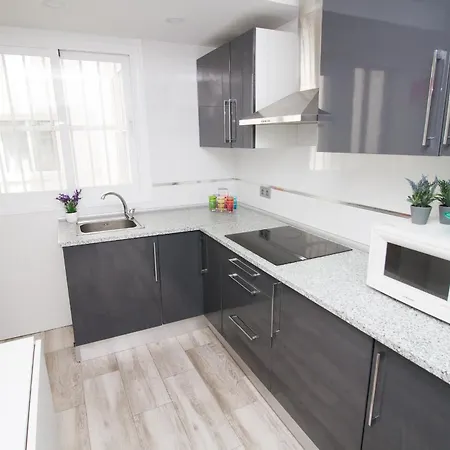 C70 - Classy 4 Bedrooms Апартаменты