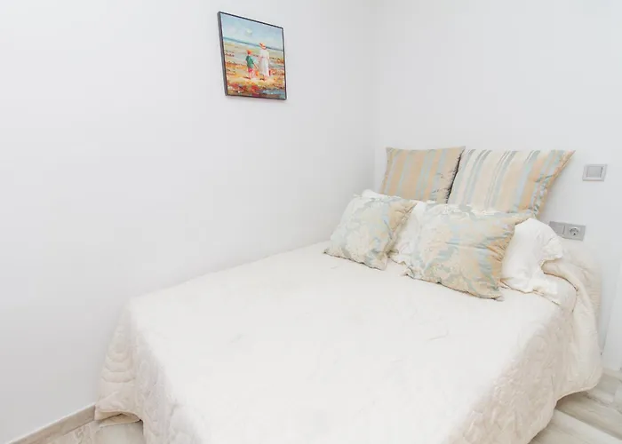 C70 - Classy 4 Bedrooms * Малага