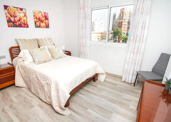 C70 - Classy 4 Bedrooms * Малага