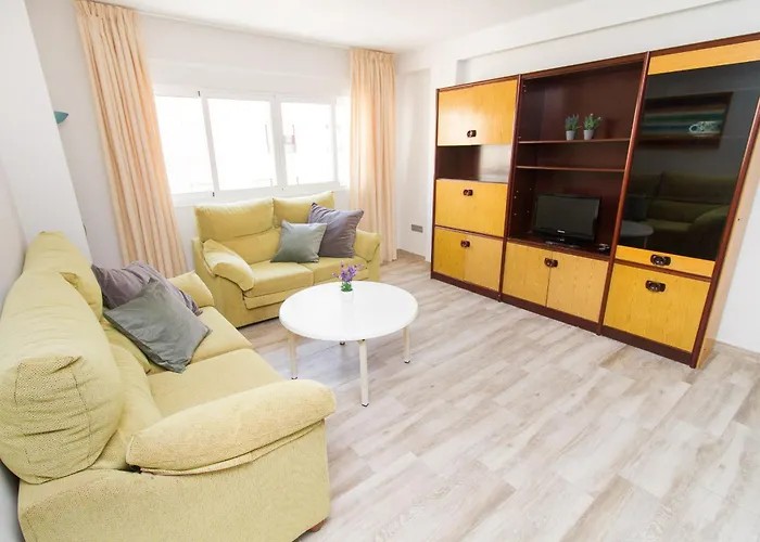 Апартаменты C70 - Classy 4 Bedrooms Малага